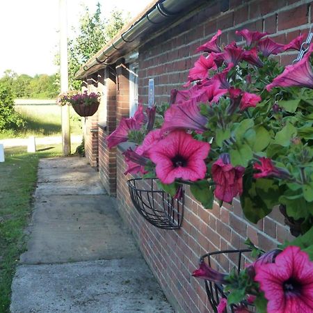 Lockgate Dairy Bed & Breakfast Chichester Exterior foto