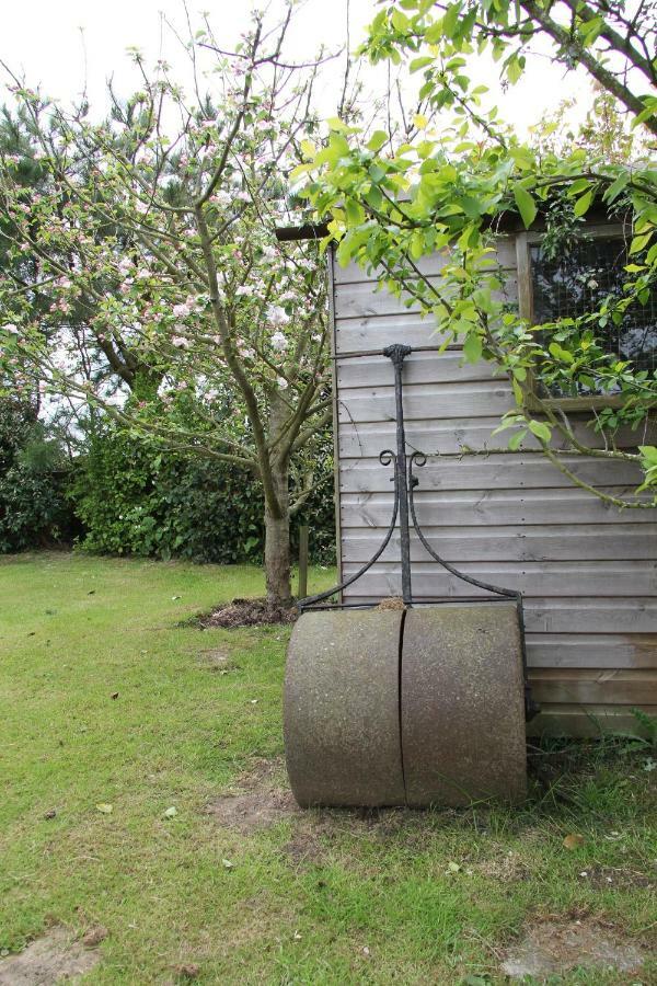 Lockgate Dairy Bed & Breakfast Chichester Exterior foto