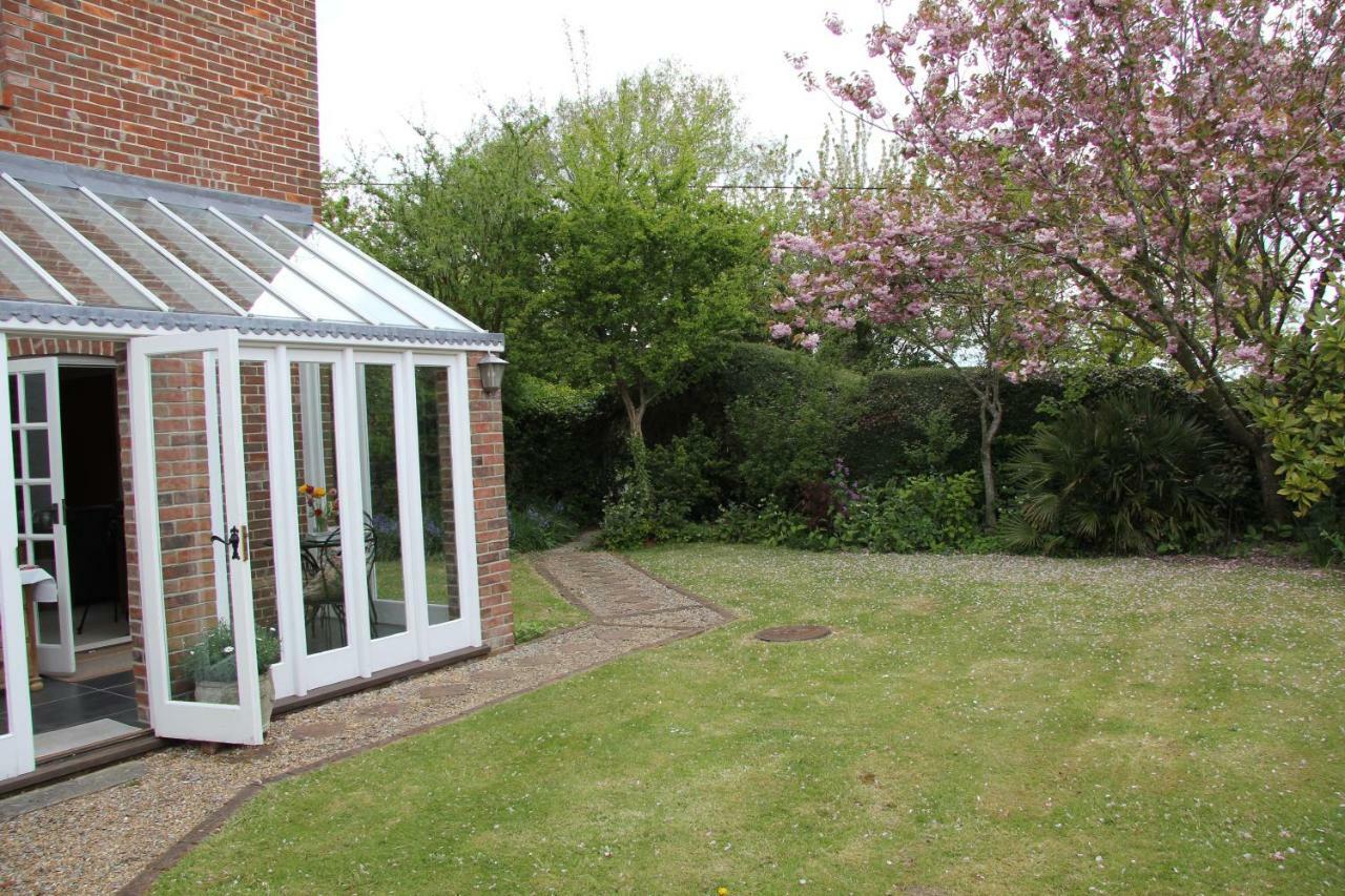Lockgate Dairy Bed & Breakfast Chichester Exterior foto